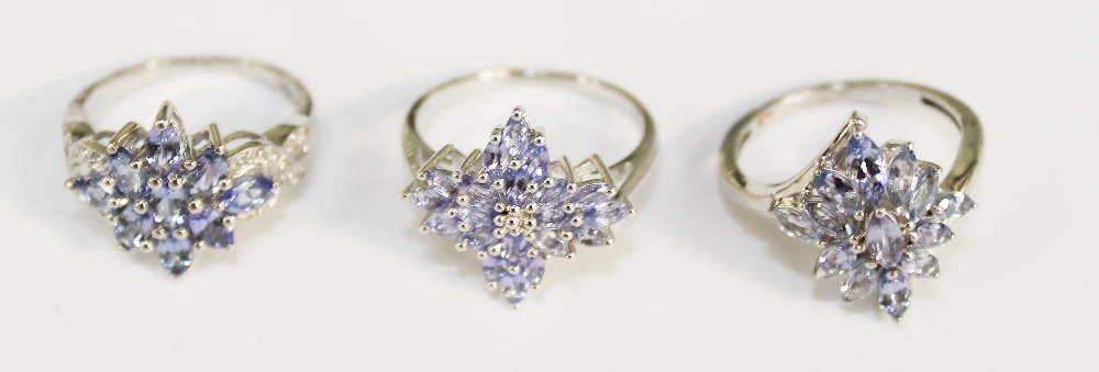 A collection of 38 silver to include various stone set rings, including stones such as tanzanite, ( - Bild 5 aus 6