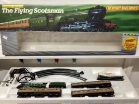 Hornby Vintage model railway ; Flying Scotsman set with loco tender and carriages OO gauge with