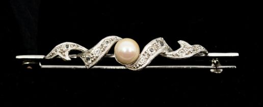 A pearl and white stone set 925 silver bar brooch, comprising a cultured pearl set to the centre