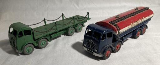 Dinky: A pair of Dinky Toys, unboxed vehicles, comprising: Foden Chain Lorry, 2nd type cab, one