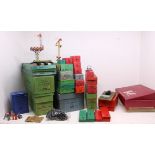 Hornby: A collection of assorted Hornby O Gauge boxed and unboxed accessories to include: No. 2