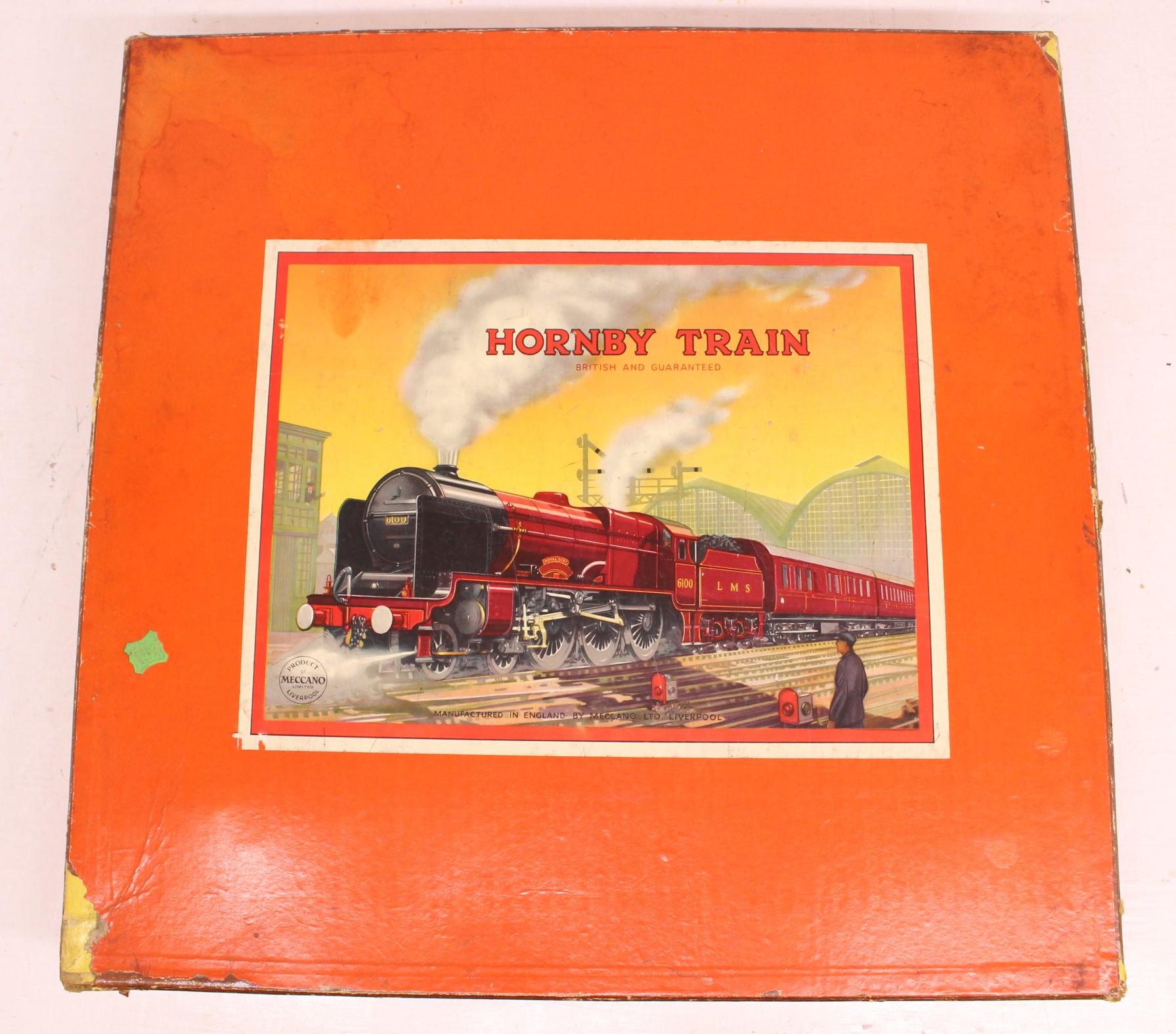 Hornby: A boxed Hornby Train, O Gauge, 20-Volt Electric E320 Electric Passenger Set, TS2435; - Image 4 of 4