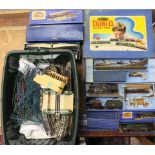 Hornby: A collection of assorted Hornby Dublo to include: boxed set with 80054 locomotive, Duchess