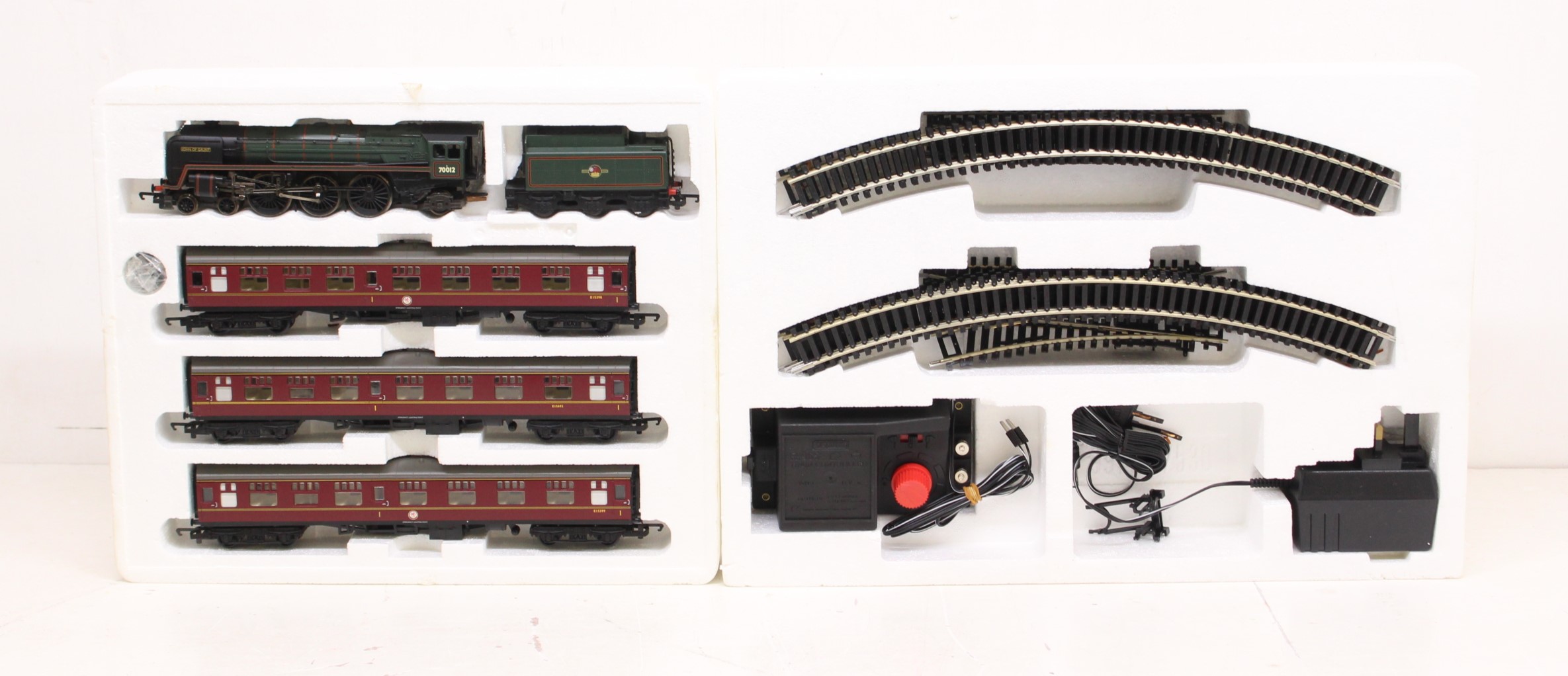 Hornby: A boxed Hornby Railways, OO Gauge, East Coast Express, Reference R1021. Original box with - Image 2 of 5