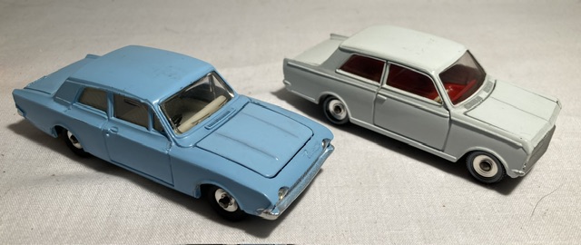 Dinky: A pair of boxed Dinky Toys, Ford Consul Corsair, Reference No. 130; and Vauxhall Viva, - Image 2 of 5