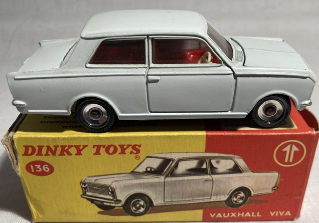 Dinky: A pair of boxed Dinky Toys, Ford Consul Corsair, Reference No. 130; and Vauxhall Viva, - Image 5 of 5