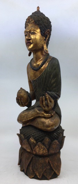 An Asian carved wooden figure of Buddha - Image 4 of 5