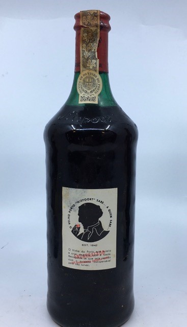 1 bottle of extremely rare 1957 Colheita Niepoort port. Level top of shoulder, seal in good - Image 4 of 6
