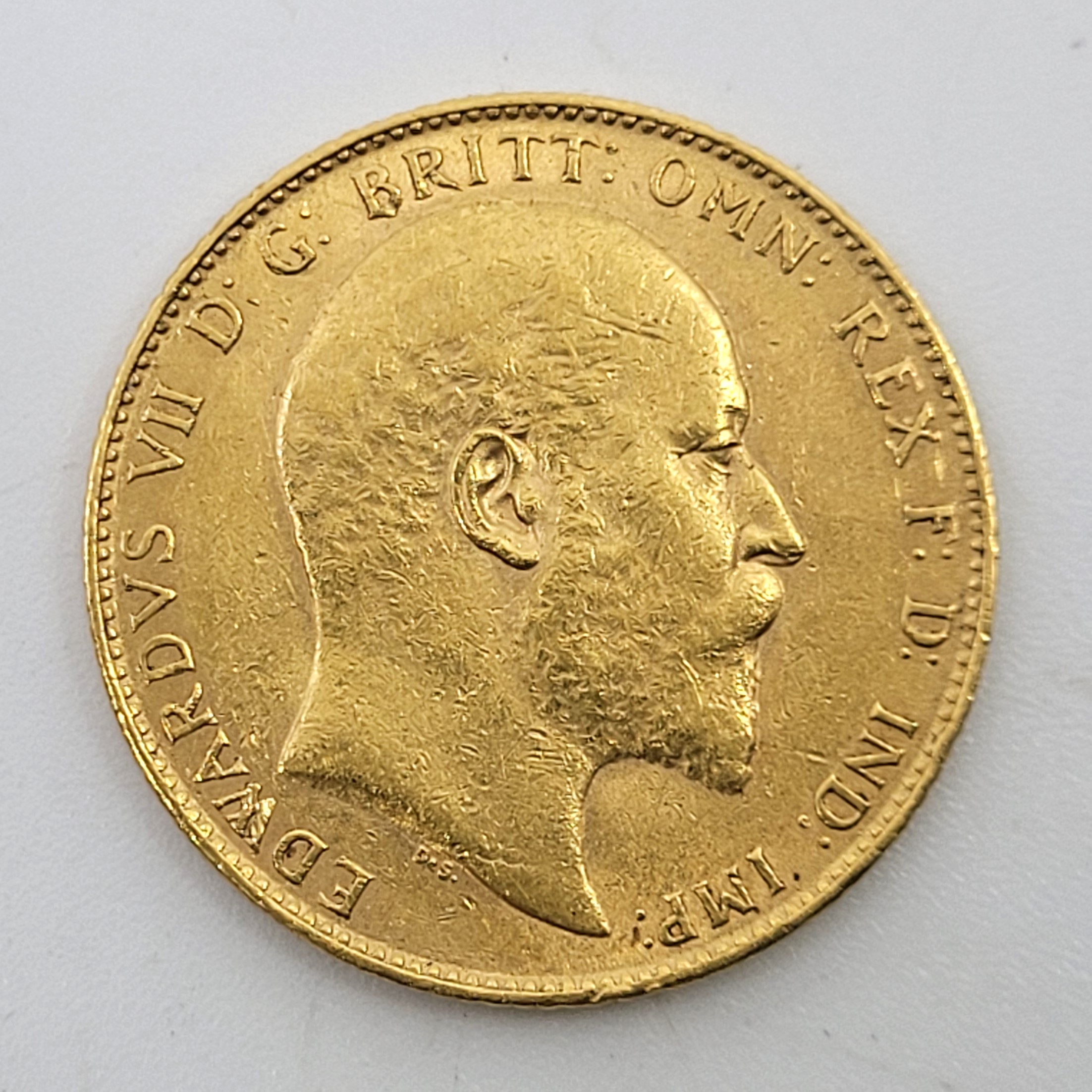 An Edward VII 1904 gold sovereign coin, London mint.