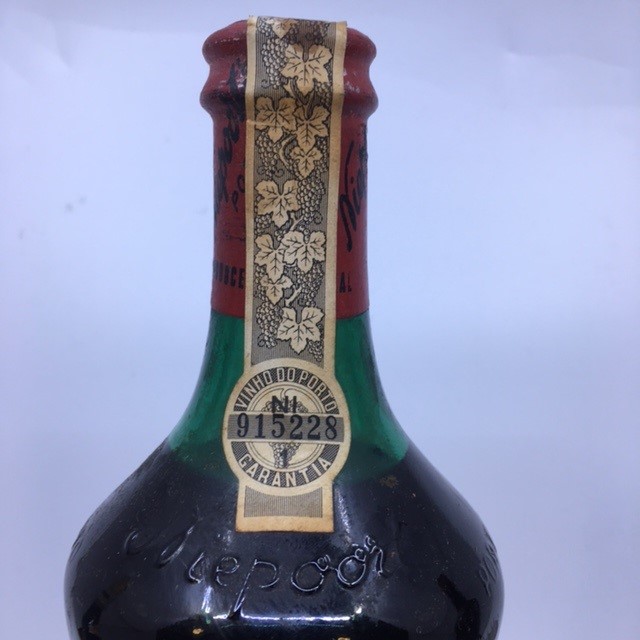 1 bottle of extremely rare 1957 Colheita Niepoort port. Level top of shoulder, seal in good - Image 2 of 6