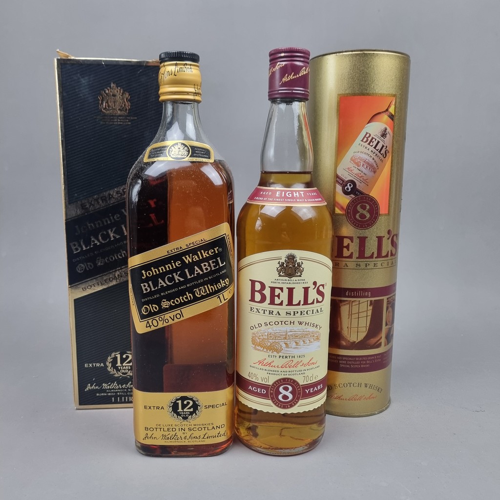2 Bottles Blended Whisky to include: Johnnie Walker 12 Year Old Black Label 1 Litres 1980's and