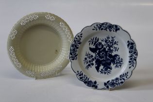 A late 18th century Lowestoft plate with lobed rim, decorated underglaze in the Pinecone pattern,