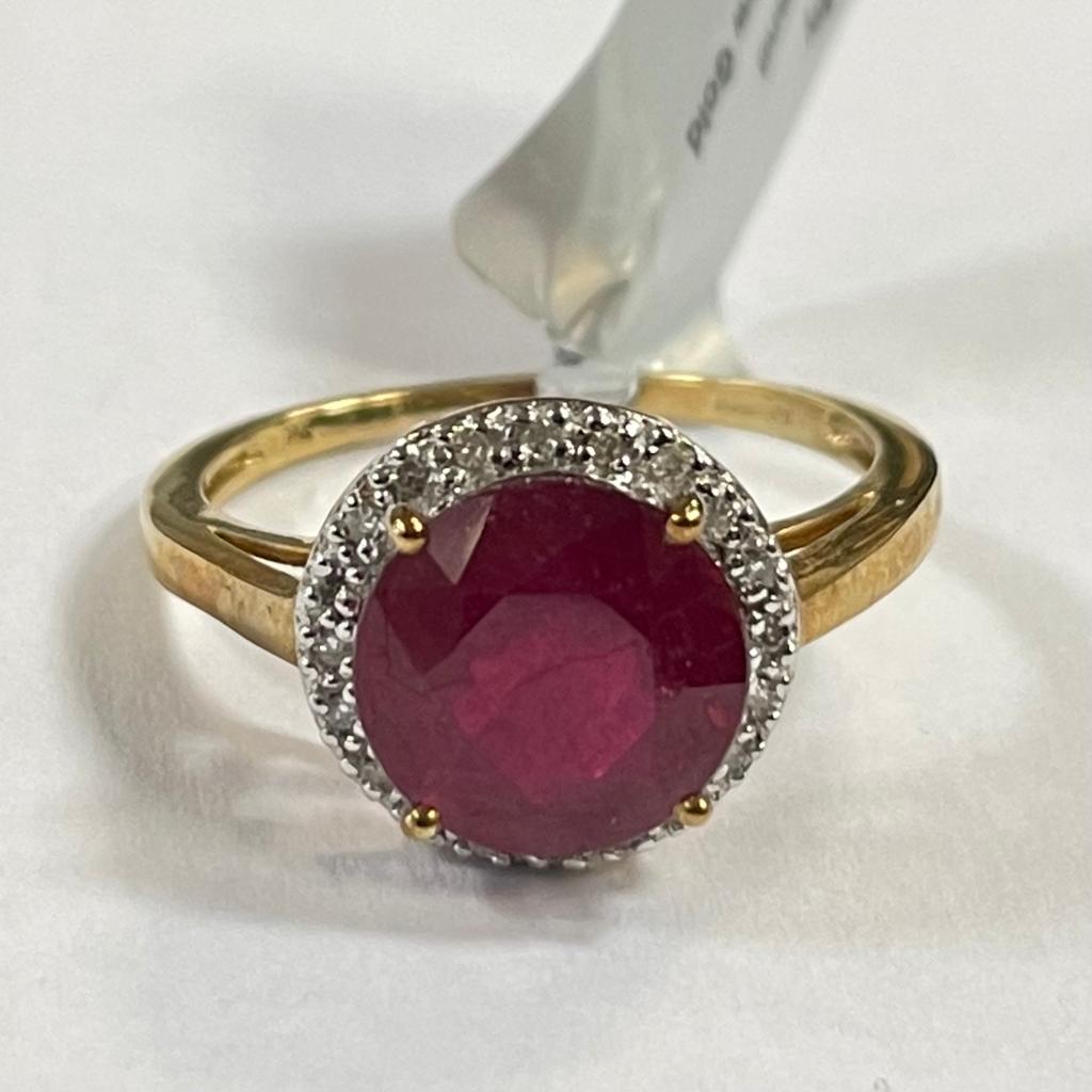 Two 9ct gold dress rings: a 9ct yellow gold ruby and diamond cluster ring, size R; and a 9ct rose - Image 4 of 5