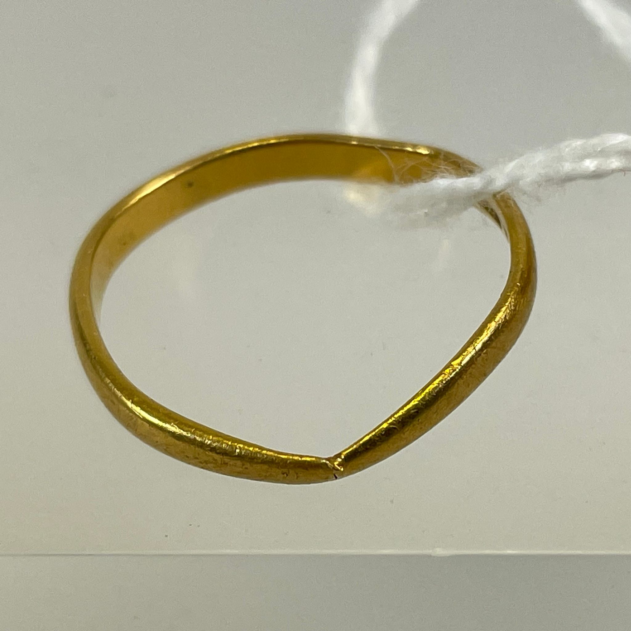 An 18ct yellow gold three stone diamond ring. Size O. Approximately 4.5 grams. Reasonably good, - Image 2 of 3