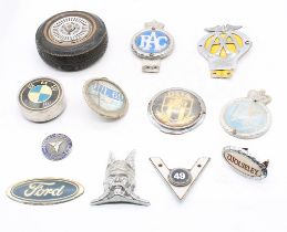 11 mixed vintage AA, RAC and car badges including Rover, Ford, Wolseley, Mercedes Benz etc