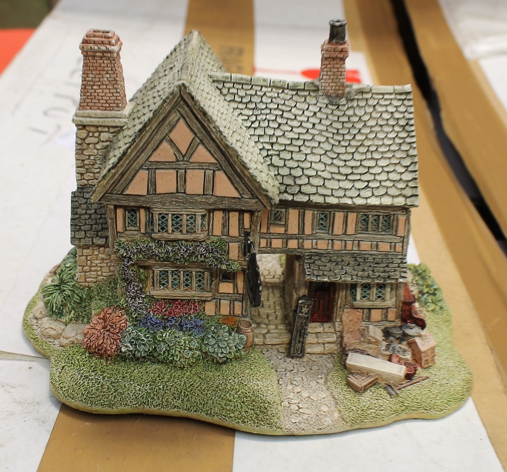 Lilliput Lane - A collection of 3 boxes of Lilliput Lane cottages, houses etc to include boxed and - Image 3 of 5