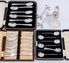 A small collection of silver and silver plate to include; a pair of Edwardian silver knife rests,