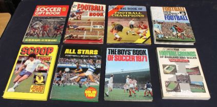 A collection of 1970s soccer annuals, British and world football to include 1985 The Footbal Grounds