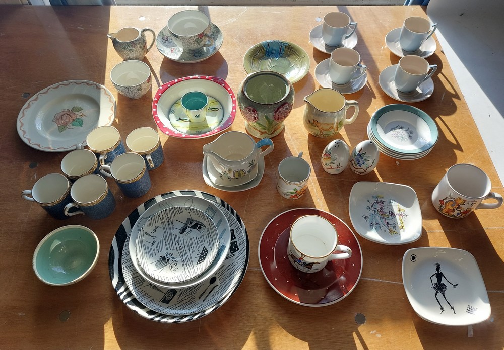 A large collection of Deco and 1950's tea and coffee wares. as well as plates and jugs etc To - Image 13 of 14