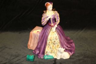 A Royal Worcester ltd edition figure of Mary Queen of Scots, no 943/4500, 18.5cm high