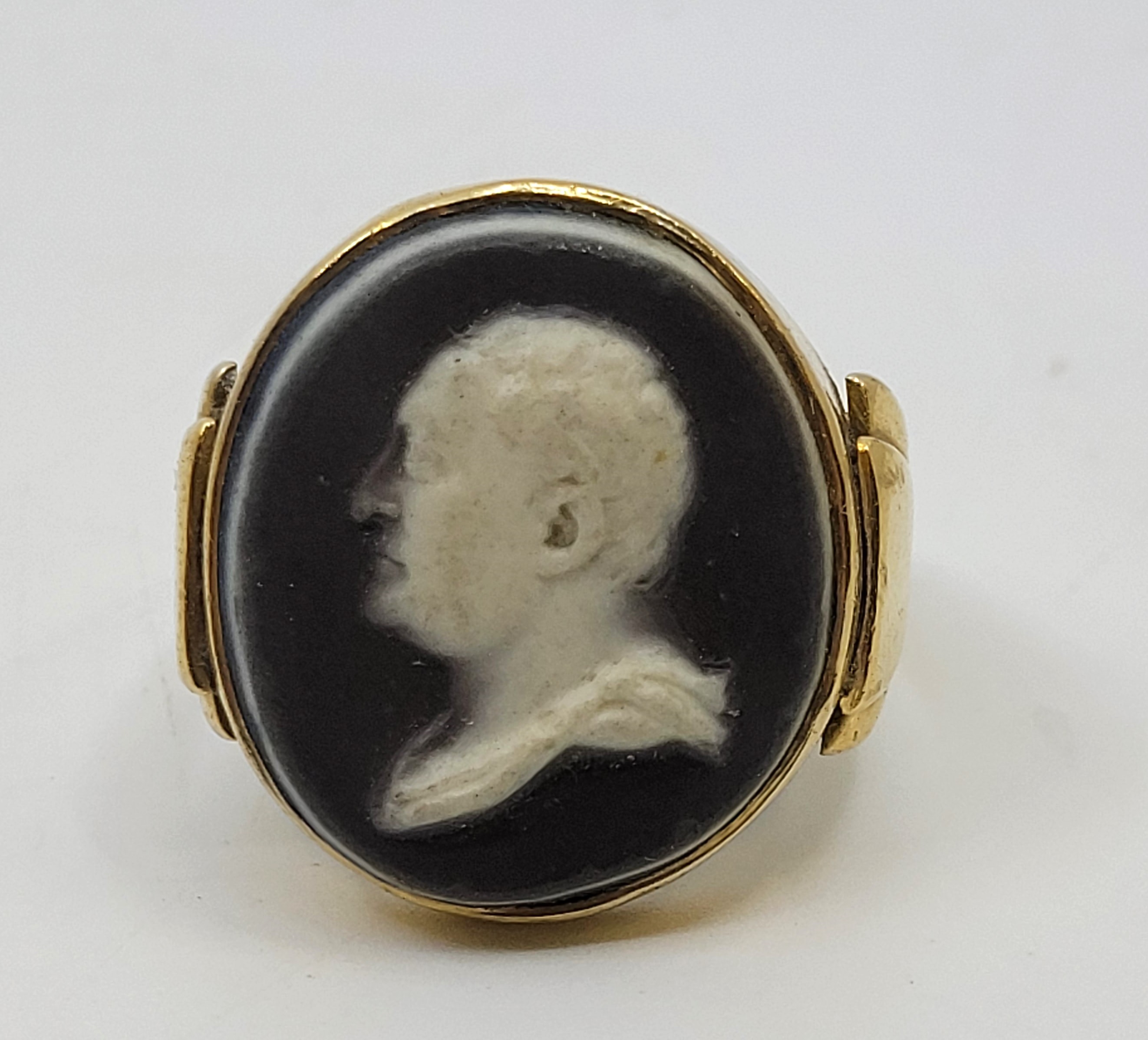 A George III precious yellow Wedgwood & Bentley dark blue jasperware cameo ring, late 18th - Bild 2 aus 4