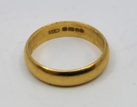 A 22ct. gold band, London 1966, size UK M 1/4. (3.7g)