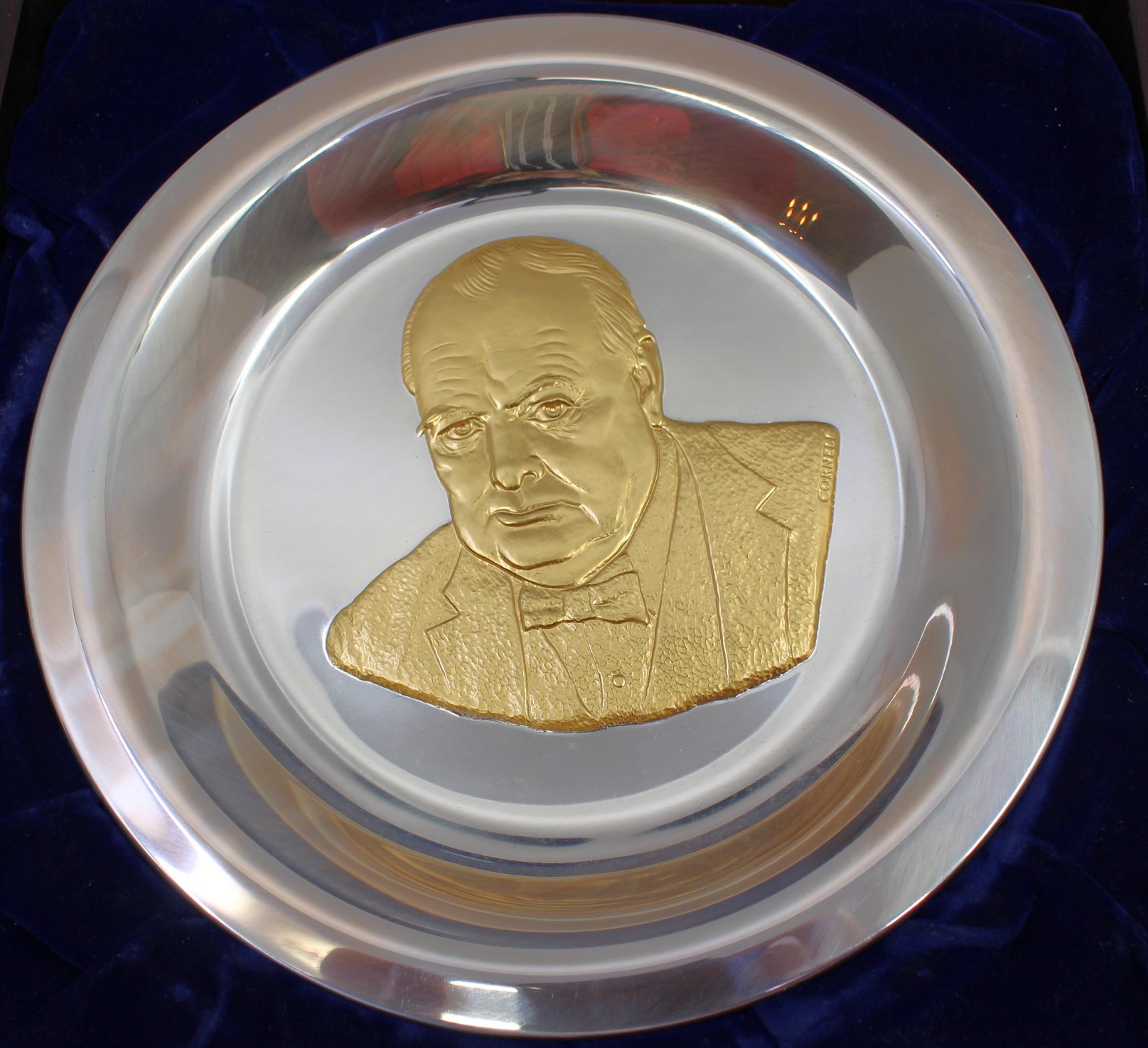 The Churchill Centenary Trust Plate 1974.  The plate is Gold on Sterling Silver Plate.  It is a - Image 2 of 4