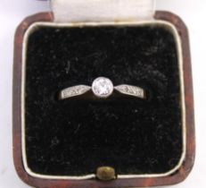 18ct Yellow Gold approx. 0.20ct Solitaire Old European Cut Diamond with melee Old European Cut