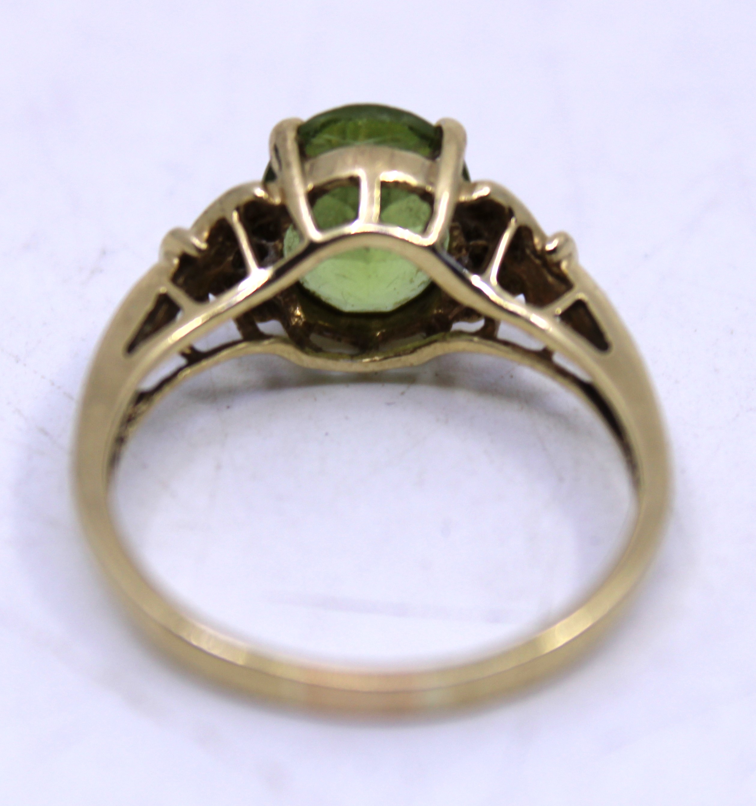 Two pieces of 9ct Gold Peridot Jewellery.  To include a 9ct Yellow Gold Oval Brilliant Cut Peridot - Image 6 of 6