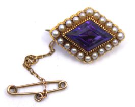 9ct Yellow Gold Kite Shaped Lozenge Amethyst and Seed Pearl Brooch with safety chain. The brooch
