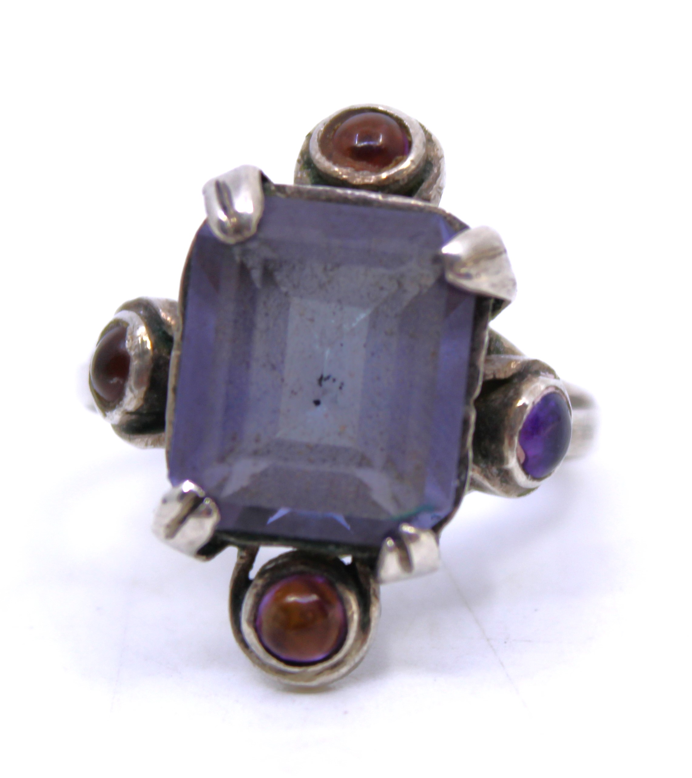 Vintage 925 Sterling Silver Synthetic Colour-Change Sapphire ring.  The ring contains a 12mm x