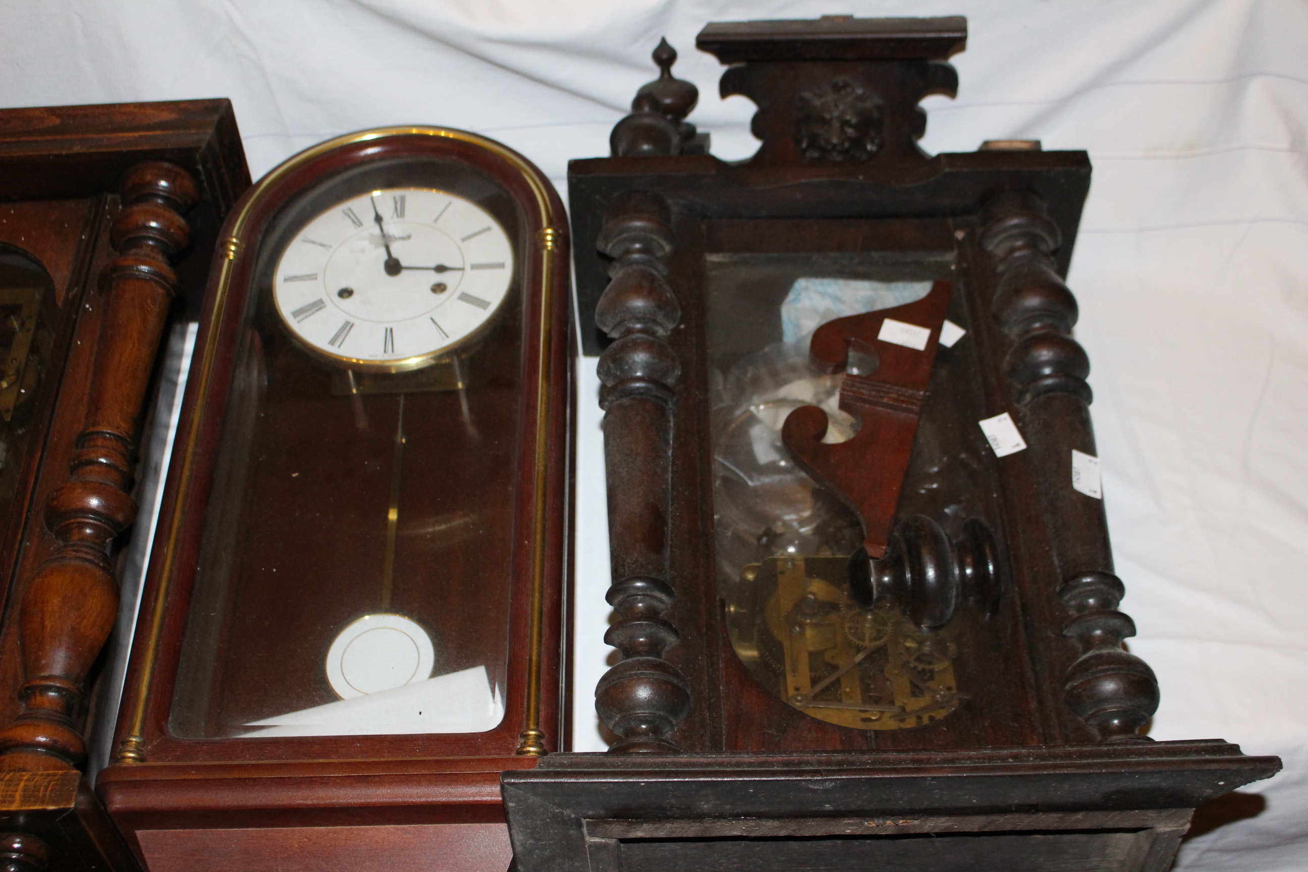 Collection of 3 x wall clocks and 2 x Barometers 1 x modern wall clock appears to be in good order - Bild 2 aus 4
