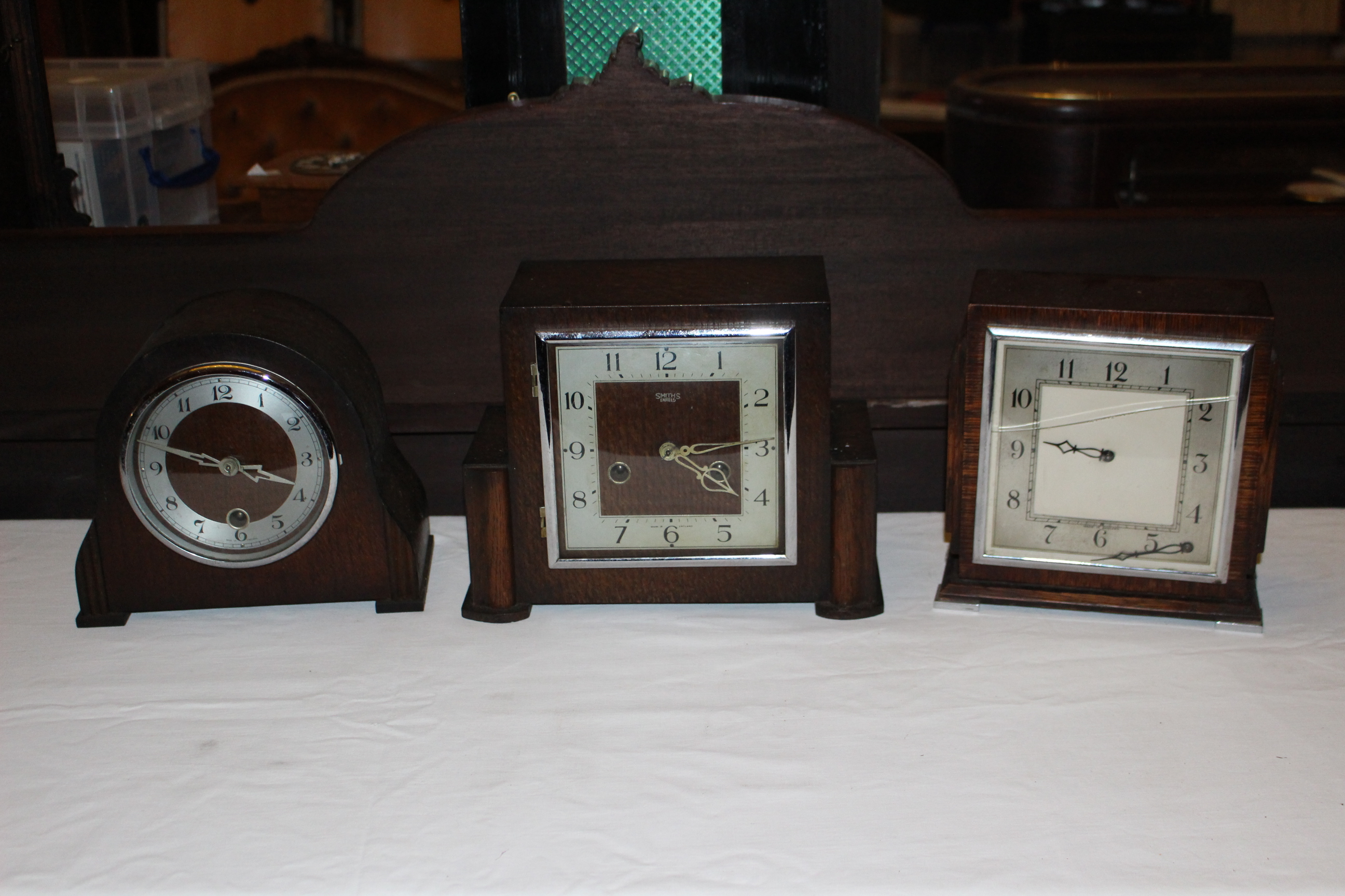 Collection of 5 x wooden mantel clocks some chiming, all mechanical/windup but selling as untested - Bild 2 aus 5