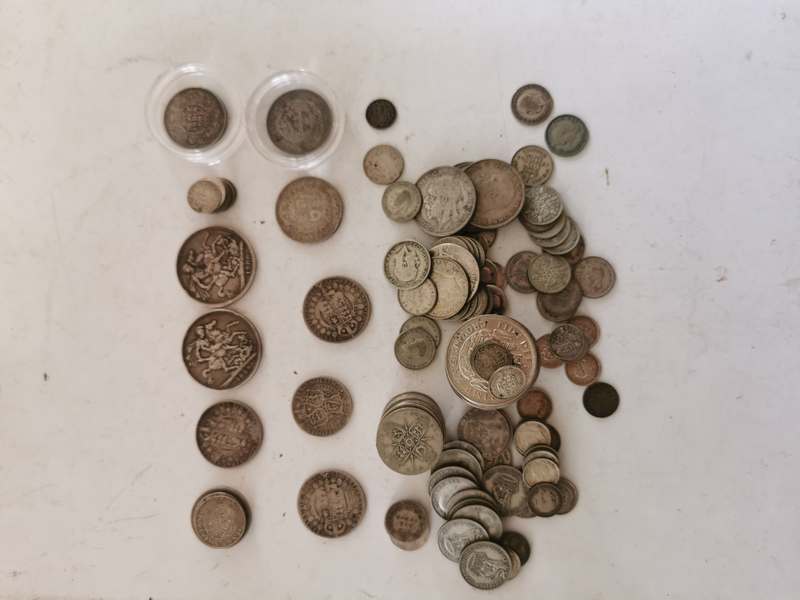A quantity of pre 1947 and pre 1920 silver British coins, approximately 653g dated between 1920-47
