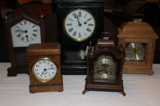 Collection of 5 x wooden mantel/bracket style clocks 2 x Pendulum 2 x spring driven balance