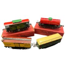 A collection of vintage Hornby O Gauge railway items in the American style. Including an NYC 2528