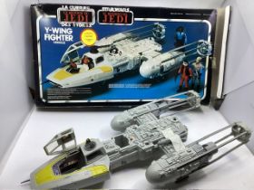 Palitoy Star Wars-the Return of The Jedi ; Palitoy Y wing fighter spacecraft with opening Hatch