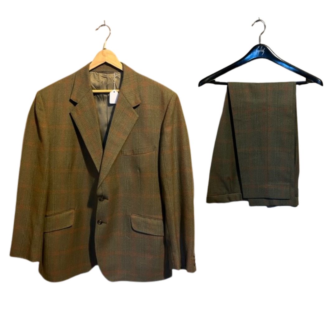 A collection of vintage men's suits circa 1980 to include a Christian Dior Monsieur pin-stripe - Bild 2 aus 6
