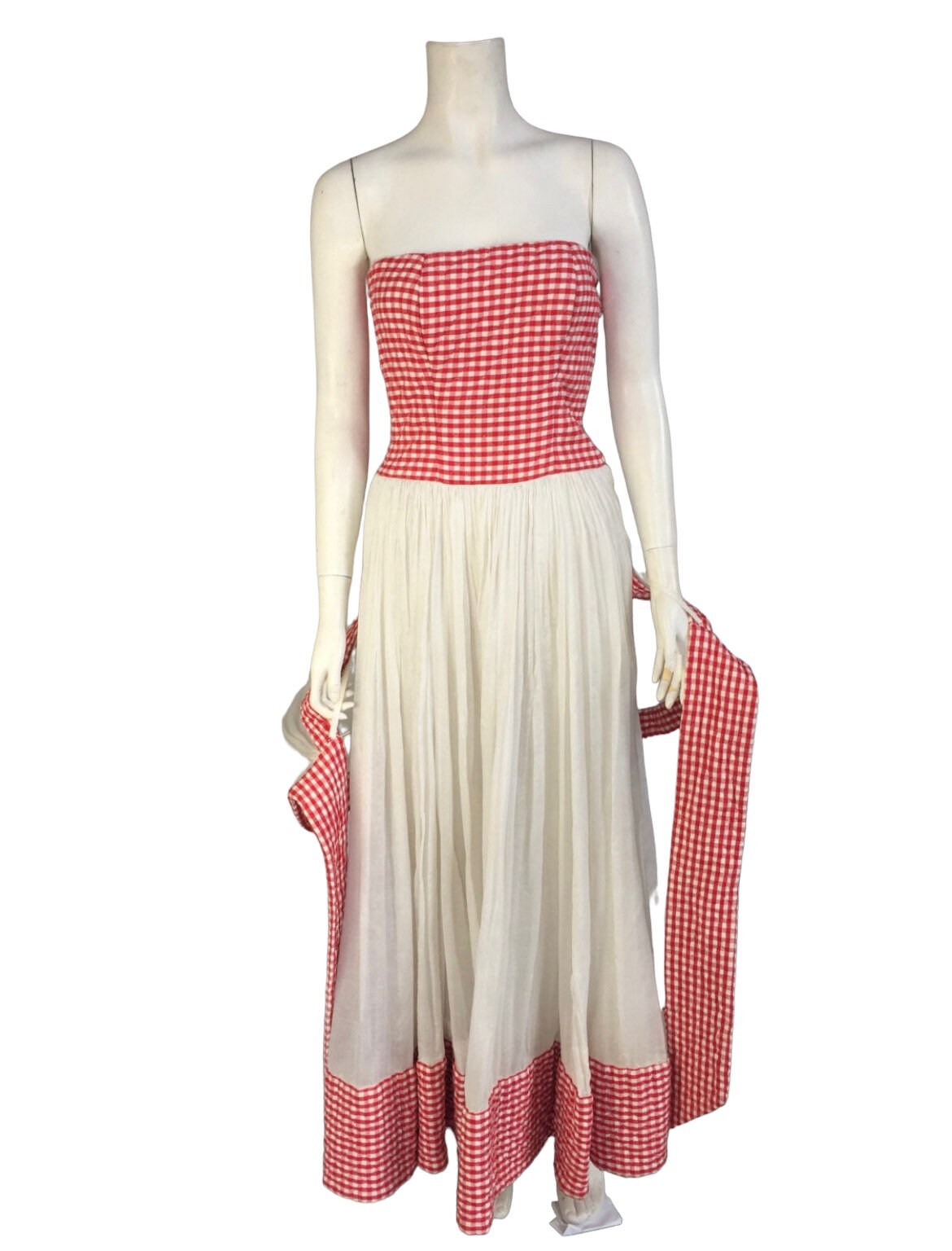******away******** A late 1940s Ceil Chapman evening gown made from white cotton organdie and a - Bild 2 aus 4