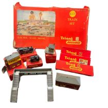 *** to be offered in antiques toy section sale 26/3/24*** A 1960s Triang Railways collection to