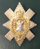 A fine quality, vintage Black Watch (Royal Highlanders) officers silver gilt cap badge. Of