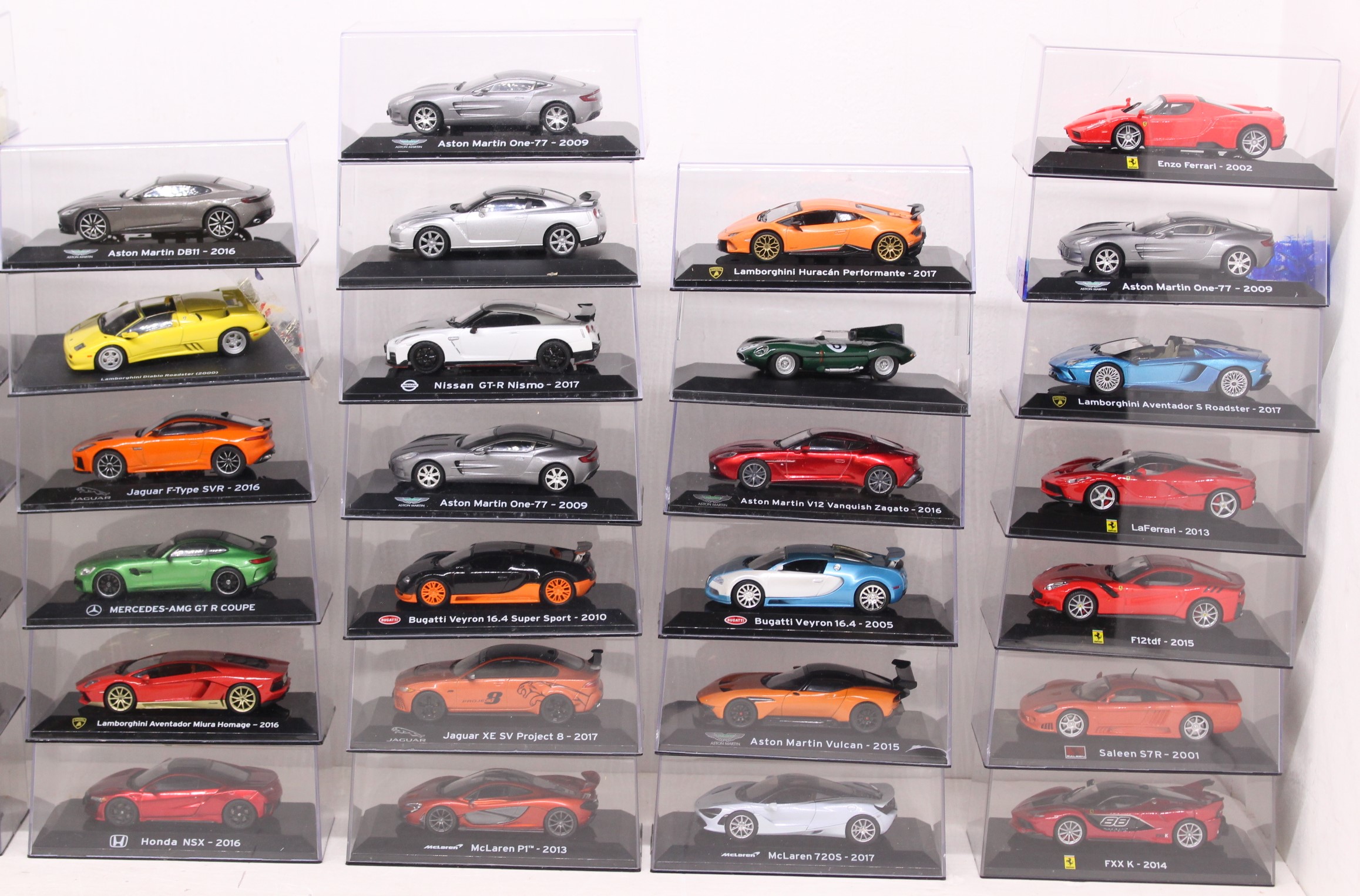 Bugatti Veyron 16.4 2005 #7 - Modèle Réduit 1:43 Panini Supercars - Édition Limitée Avec Vitrine Et Magazine