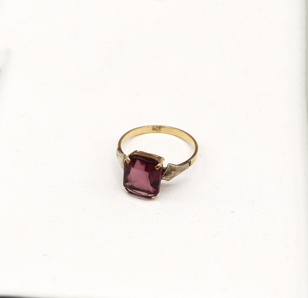 A collection of jewellery to include a paste set 9ct gold ring, total gross weight approx 1.7gms a - Bild 2 aus 2