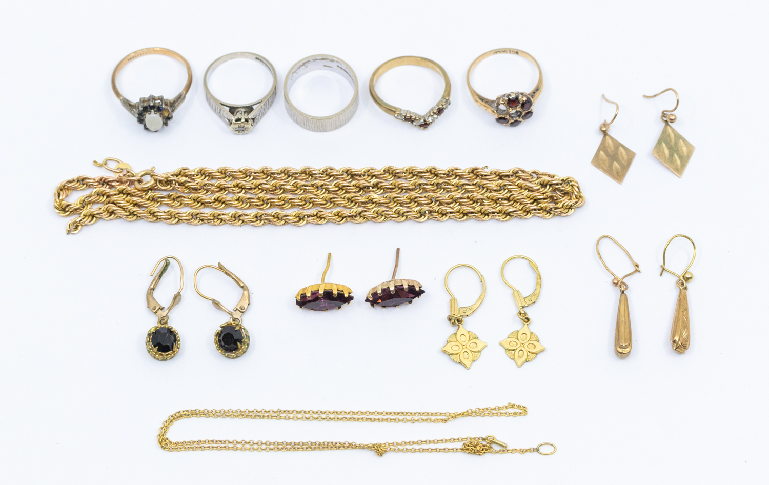 ***AUCTIONEER TO ANNOUNCE EARRINGS ARE PLATED NOT 18CT GOLD***  A collection of 9ct gold jewellery