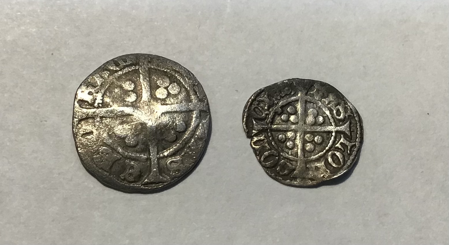 Richard II 1377-99, Silver Penny, York Mint & round Half-Penny’s, London Mint. - Image 2 of 2