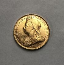 Victorian 1900m Old Veiled Bust Sovereign.