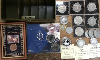 Small collection of British coins including three 1994 Silver Proof Commemorative Queen Mother Coins