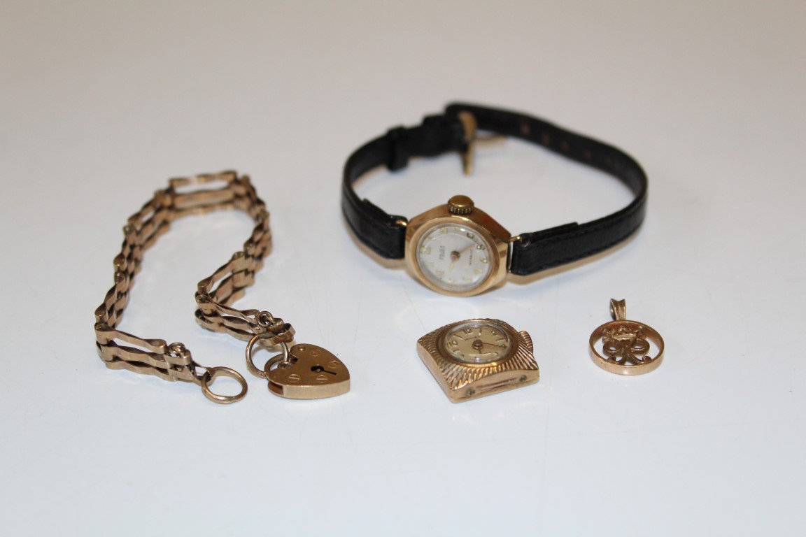 A collection of 9ct gold jewellery and other items. Comprising a 9ct gold gate bracelet with heart