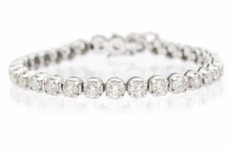 A 10.00  carat diamond and 18ct white gold tennis bracelet, comprising a row of claw set round