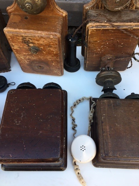 A collection of vintage telephones and similar (a/f) (6) - Image 4 of 4